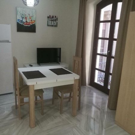 Apartamentos Edificio Vicente Малага Экстерьер фото
