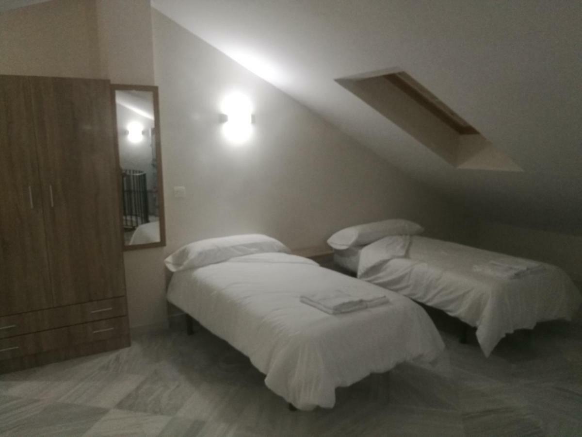 Apartamentos Edificio Vicente Малага Экстерьер фото