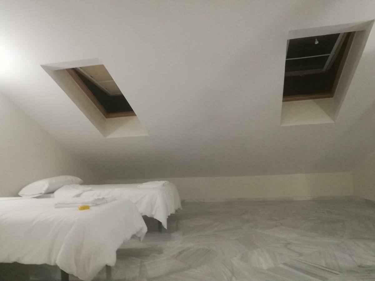Apartamentos Edificio Vicente Малага Экстерьер фото