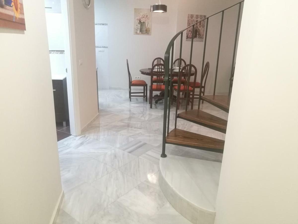 Apartamentos Edificio Vicente Малага Экстерьер фото