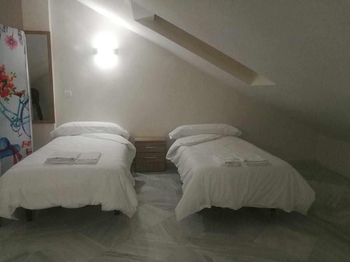 Apartamentos Edificio Vicente Малага Экстерьер фото