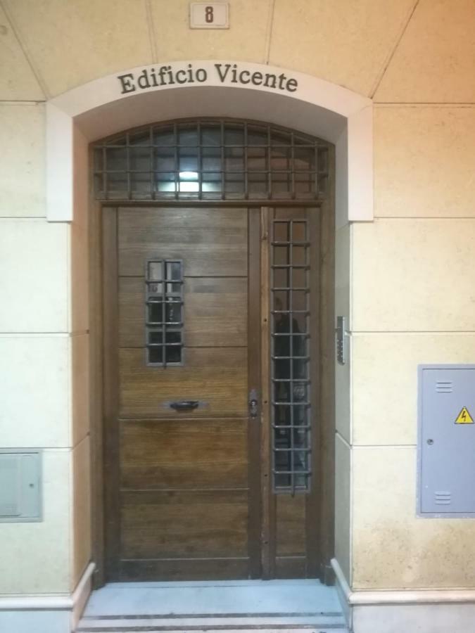 Apartamentos Edificio Vicente Малага Экстерьер фото
