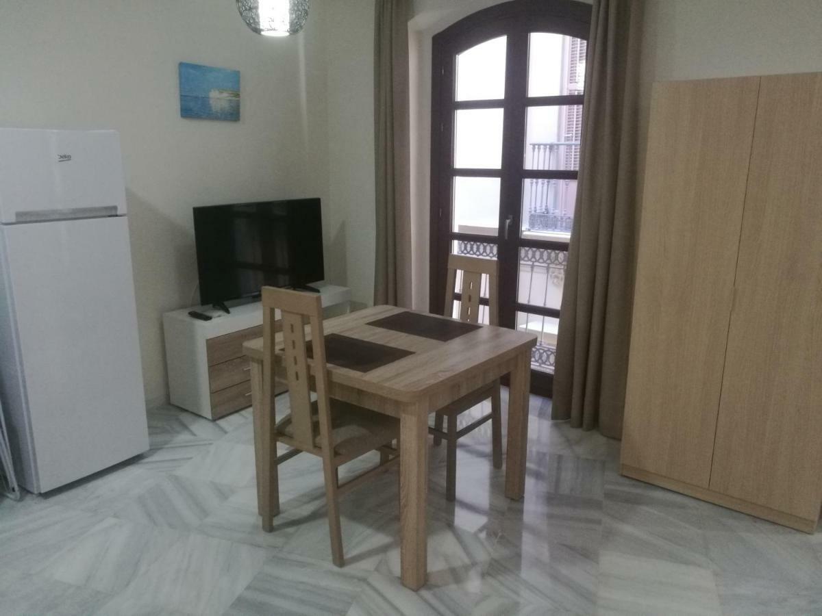 Apartamentos Edificio Vicente Малага Экстерьер фото