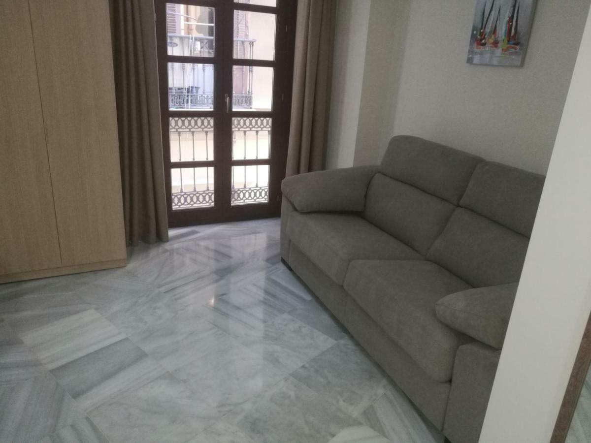 Apartamentos Edificio Vicente Малага Экстерьер фото