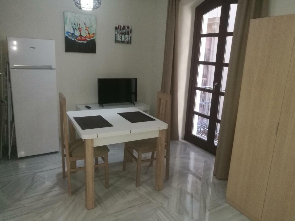 Apartamentos Edificio Vicente Малага Экстерьер фото