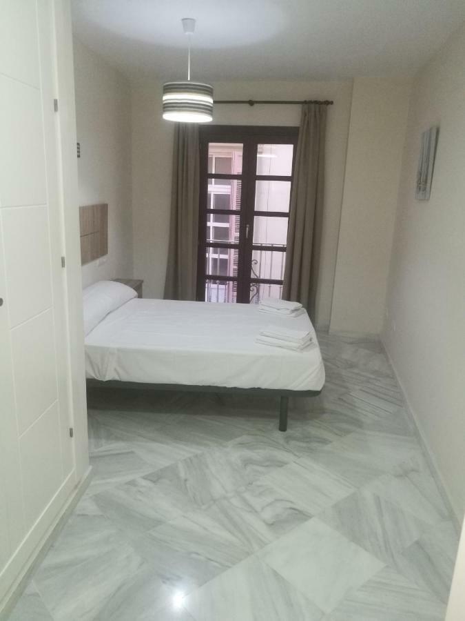 Apartamentos Edificio Vicente Малага Экстерьер фото