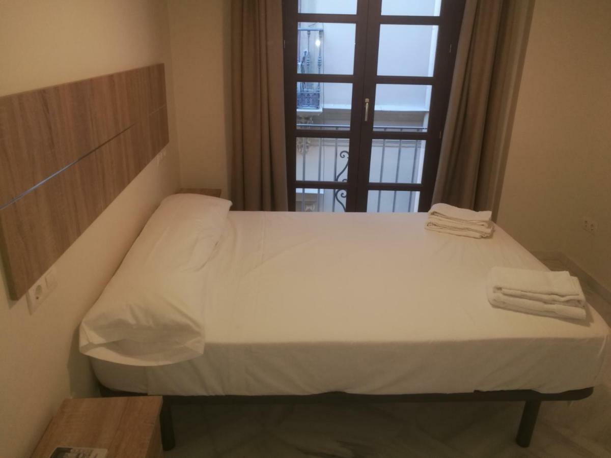 Apartamentos Edificio Vicente Малага Экстерьер фото