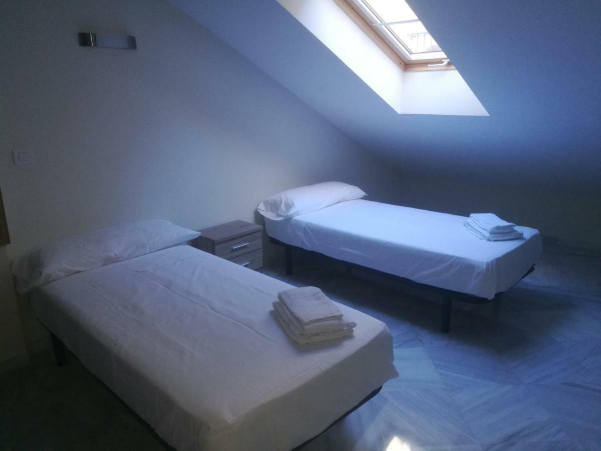 Apartamentos Edificio Vicente Малага Экстерьер фото