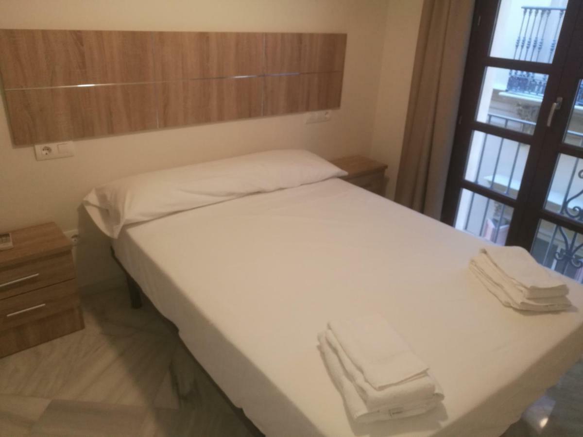 Apartamentos Edificio Vicente Малага Экстерьер фото